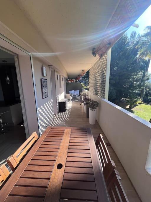 Appartement Avec Terrasse, Vue Jardin Et Piscine Antibes Eksteriør bilde