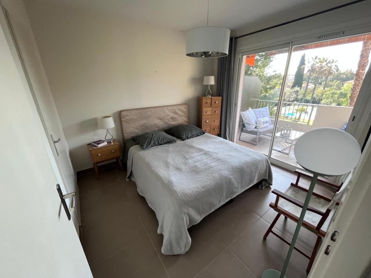 Appartement Avec Terrasse, Vue Jardin Et Piscine Antibes Eksteriør bilde
